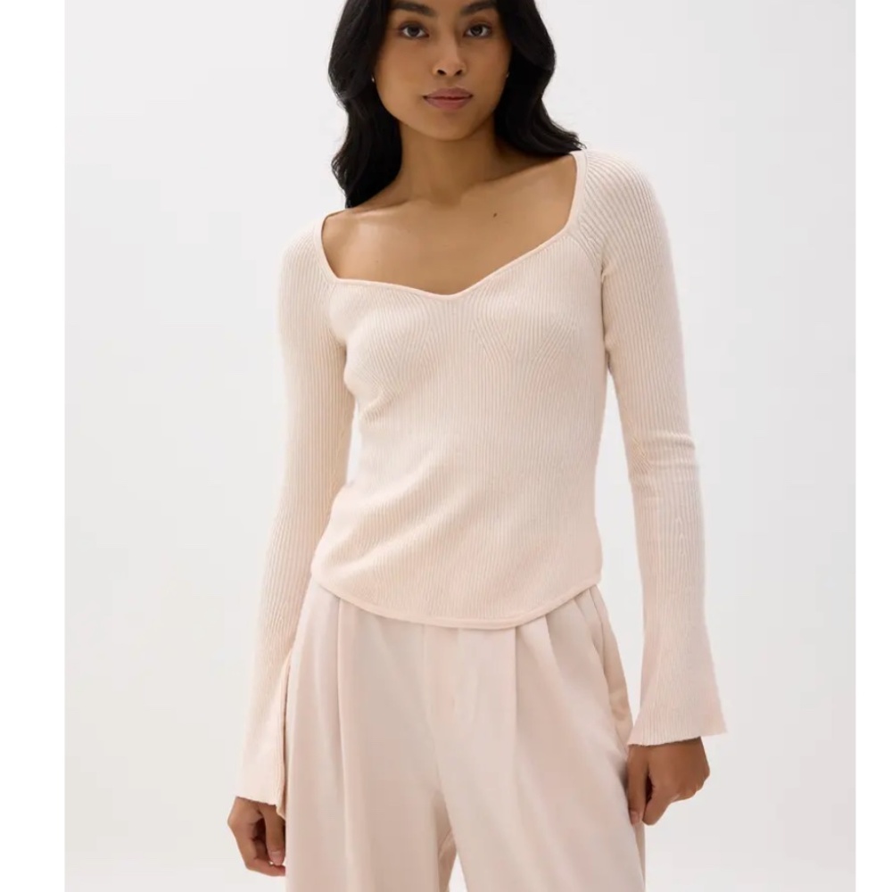 028 LOVE BONITO Knit Fitted Sweetheart Top NWT